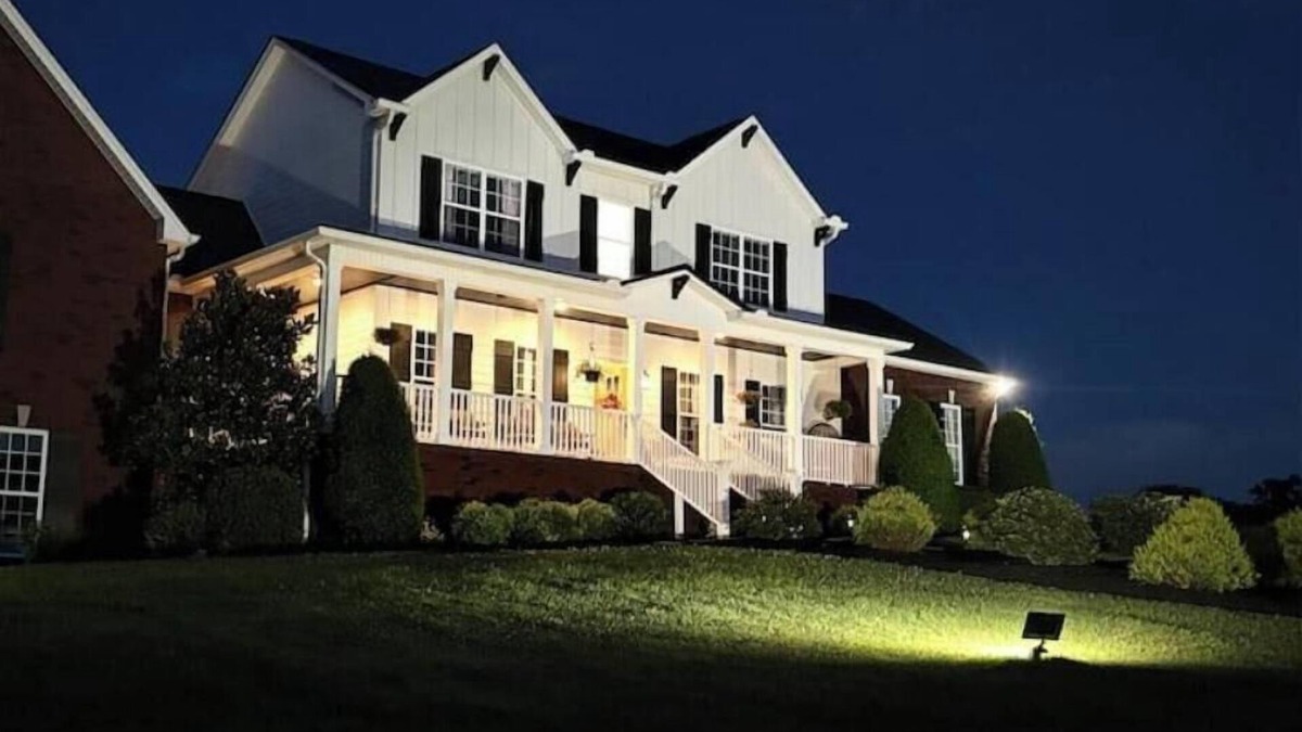 Greenbrier House | Peaceful Green Acres - Pool, Firepit, Movie Room & Moren25 miles to Nashville