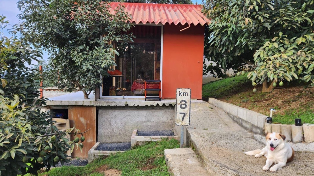 Santa Catarina Barahona Cabin | Peaceful Cabin Near Antigua Guatemala with Farm Animals to connect with nature