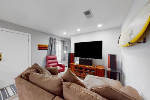 Galveston Apartment | Peaceful Hideaway - Upstairs Unit B
