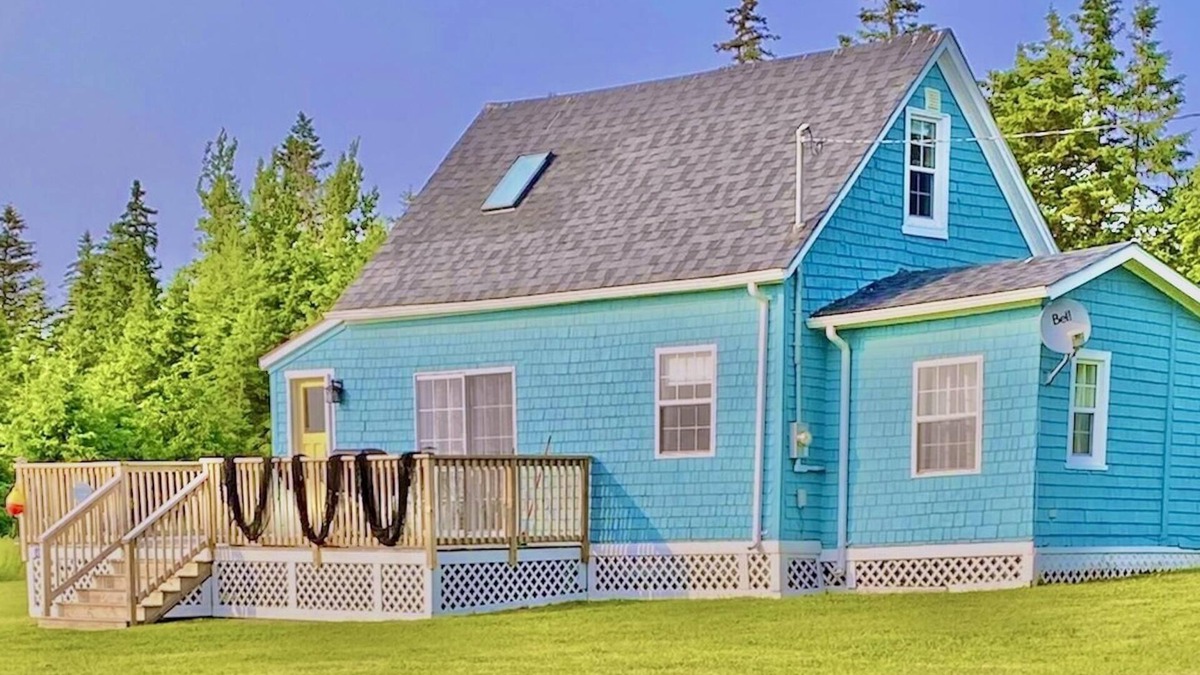 Clinton Cottage | Peaceful, historical cottage with gorgeous views near Cavendish