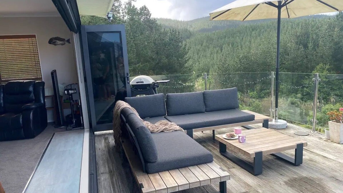 Onemana House | Peaceful Holiday Home in Beachside Onemana