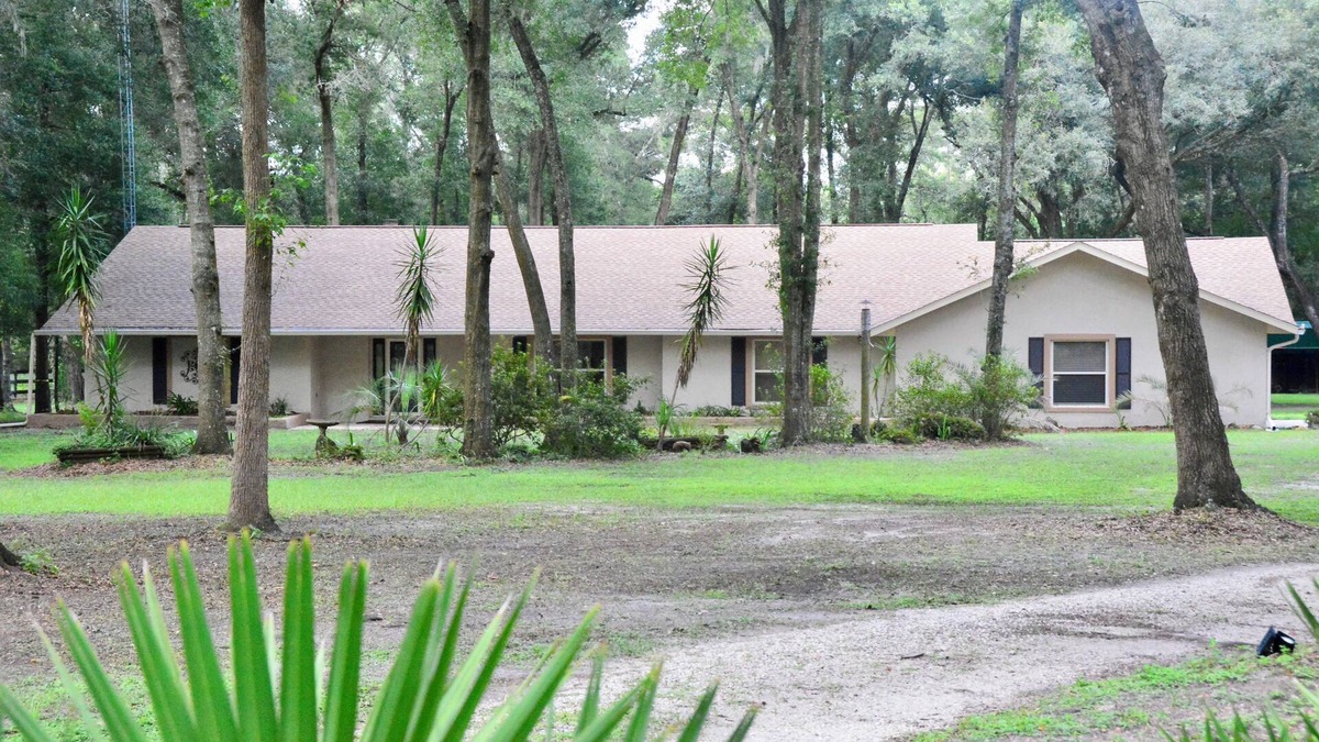 Fellowship House | Peaceful Home 5 miles from WEC and 8 miles from Hits