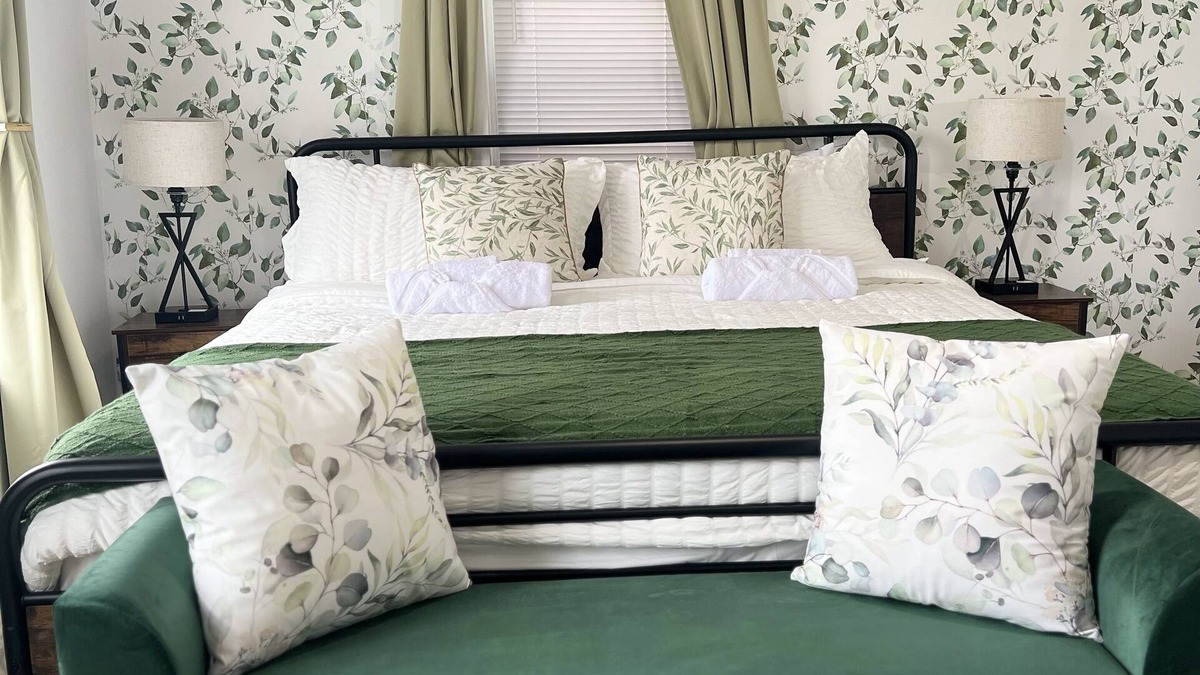 Hazleton Apartment | Peaceful home away from home in Hazleton PA. Close to many attractions.