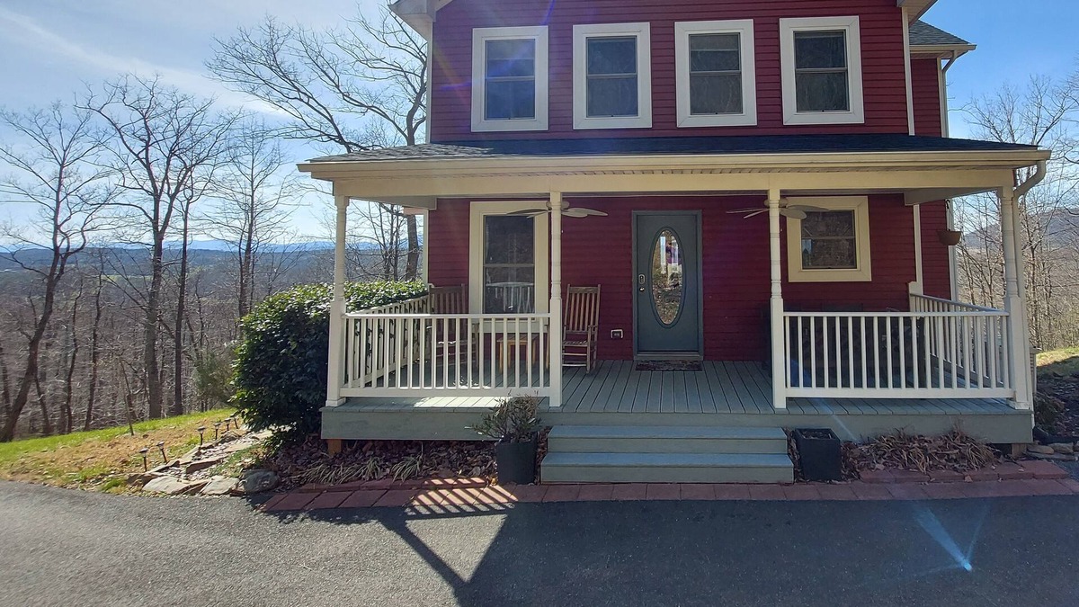 Marshall House | Peaceful home on 5 wooded acres