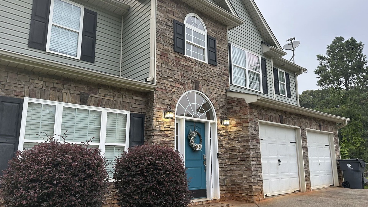 Winston House | Peaceful House - 4 BR, Large Patio