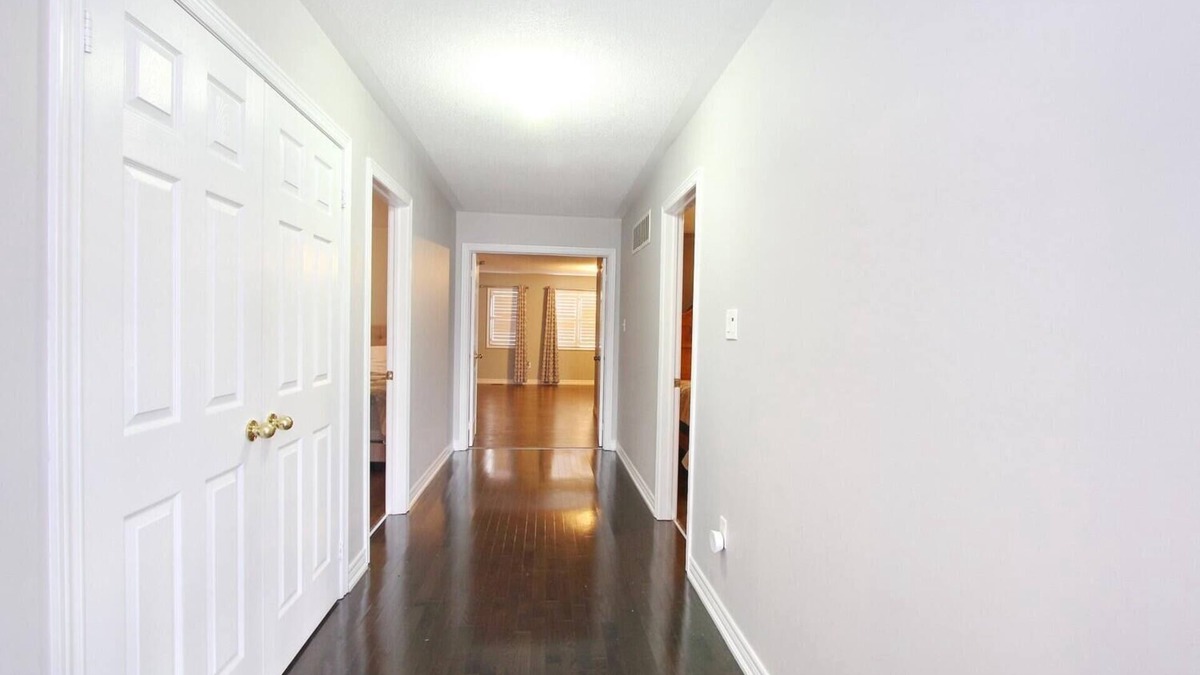 Brampton House | Peaceful House at Mount Pleasant