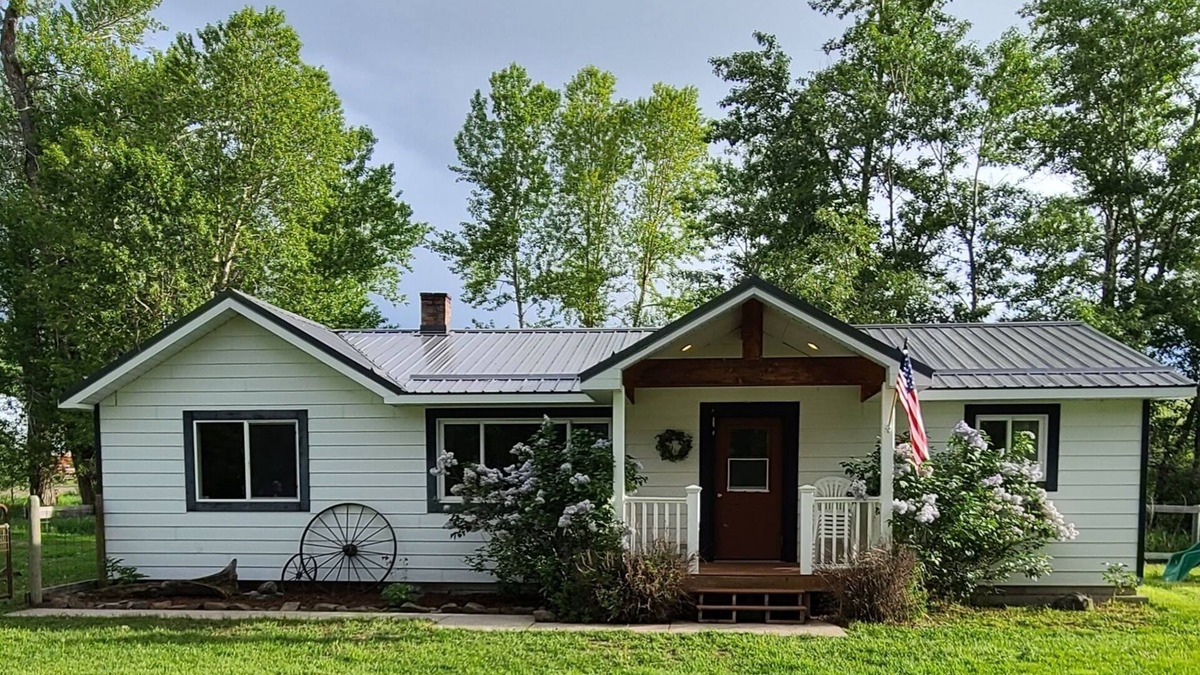 Geyser House | Peaceful house in Highwood Mountains. Private creek access. Large fenced yard.
