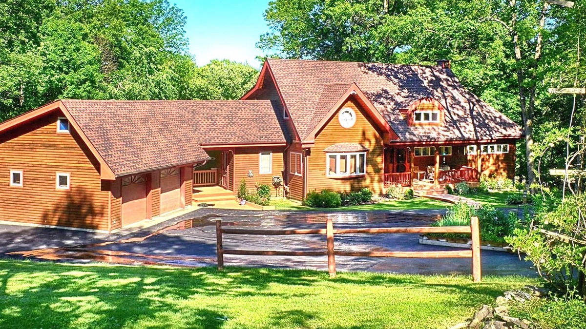 New Paltz House | Peaceful Hudson Valley Renovated Home and Barn -Steps from River!