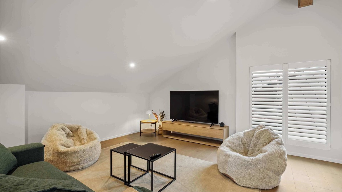 Kawarau Falls Apartment | Peaceful Jacks Point Loft Hideaway