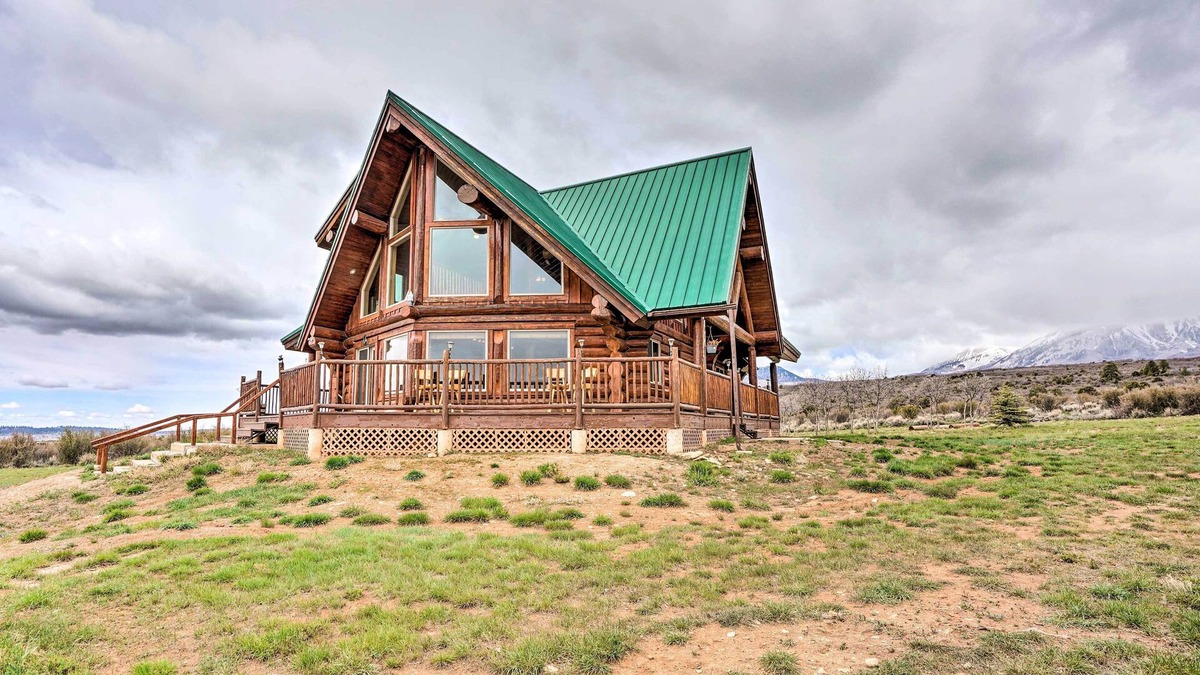 La Sal Cabin | Peaceful La Sal Cabin w/ Fire Pit & Mtn Views