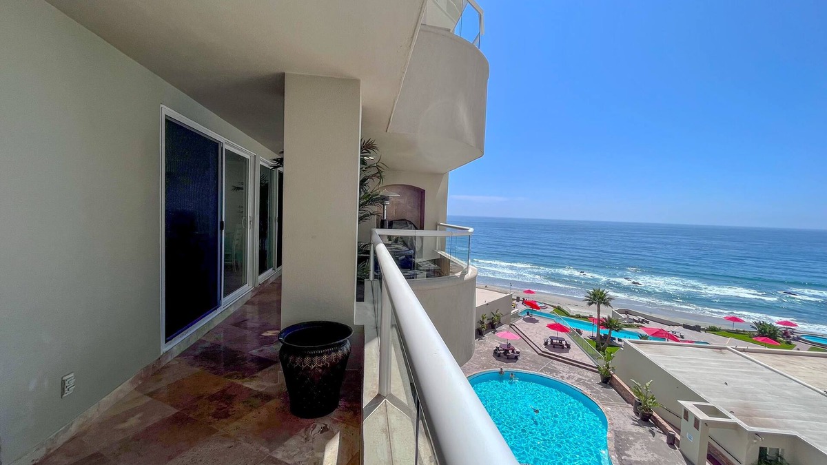 Playa Encantada Condo | Peaceful-LaJollaDelMar-BeachAccess-4thFLR-Rosarito