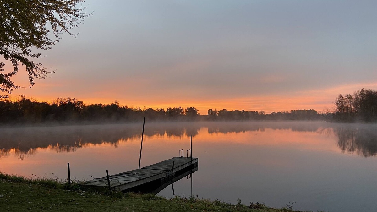 Grant Cottage | Peaceful lake cottage retreat just a short drive from Grand Rapids and Newaygo