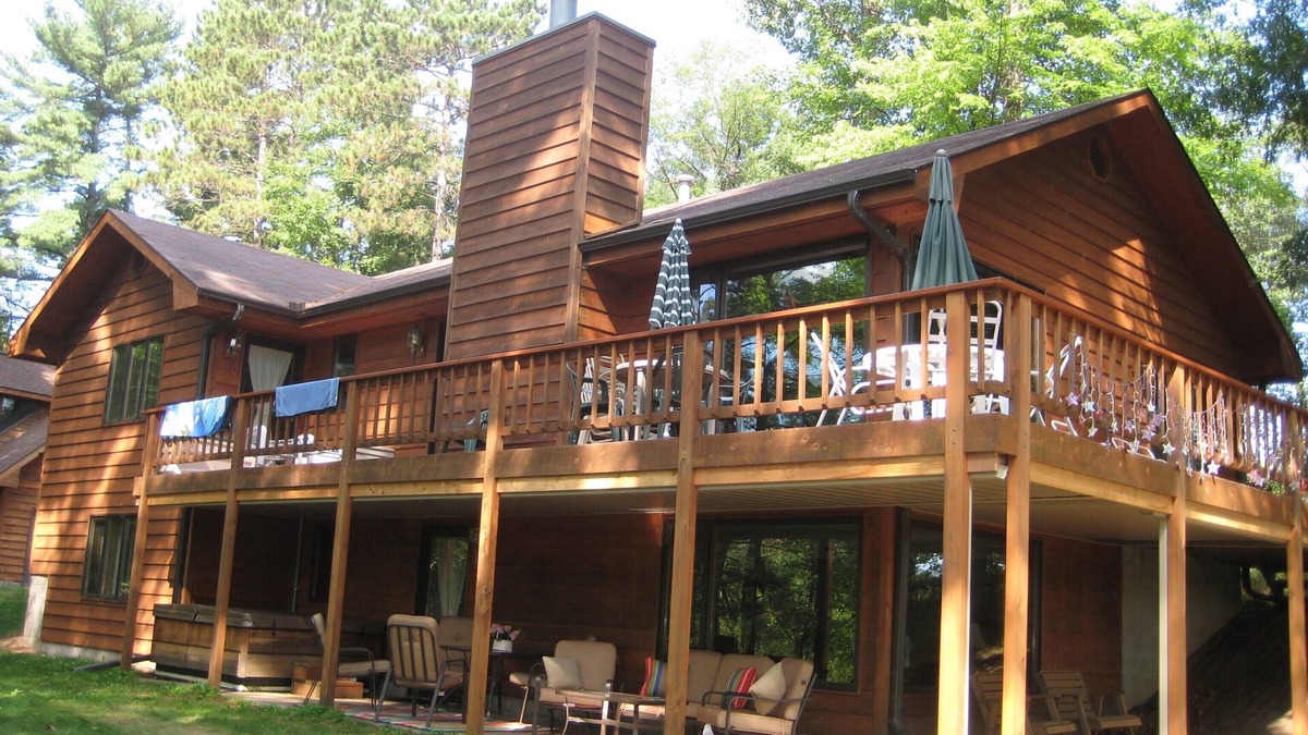Arbor Vitae House | Peaceful Lake Home with 3 bed/3 bath+ 2 bonus bedrooms with 2 kings or 4 twins