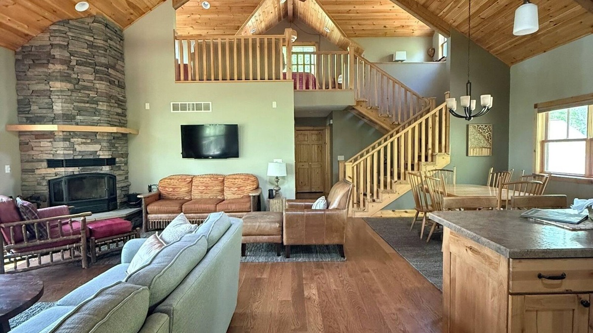 Menahga Cabin | Peaceful Lakefront Cabin w/Sauna & Loft-pet friendly