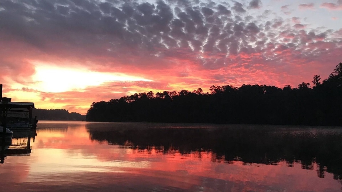 Northlakes Apartment | Peaceful Lakefront Serenity