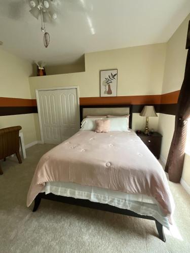 Wesley Chapel House | Peaceful Lakefront Home