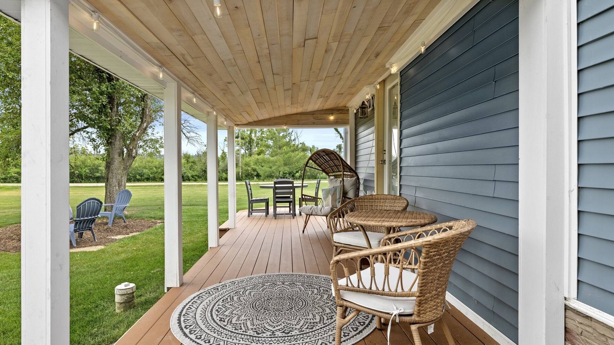 Como House | Peaceful Lakeside Retreat. Dog Friendly!