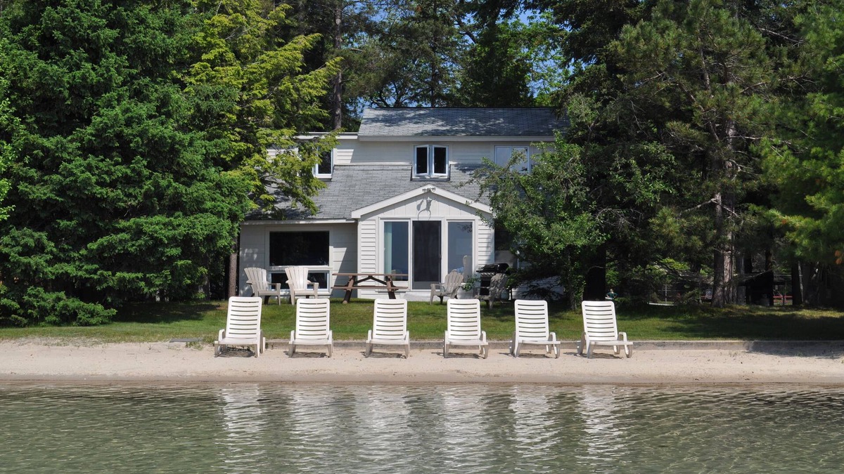 Glen Arbor Villa | Peaceful Lakeside Villa On Big Glen Lake. Gorgeous Views!