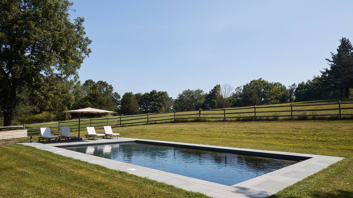 Lewisboro House | Peaceful Light-Filled Guesthouse 1 Hour From NYC