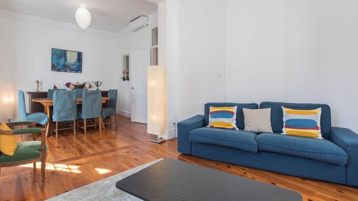 Merces Apartment | Peaceful Living - Heart of the City by LovelyStay