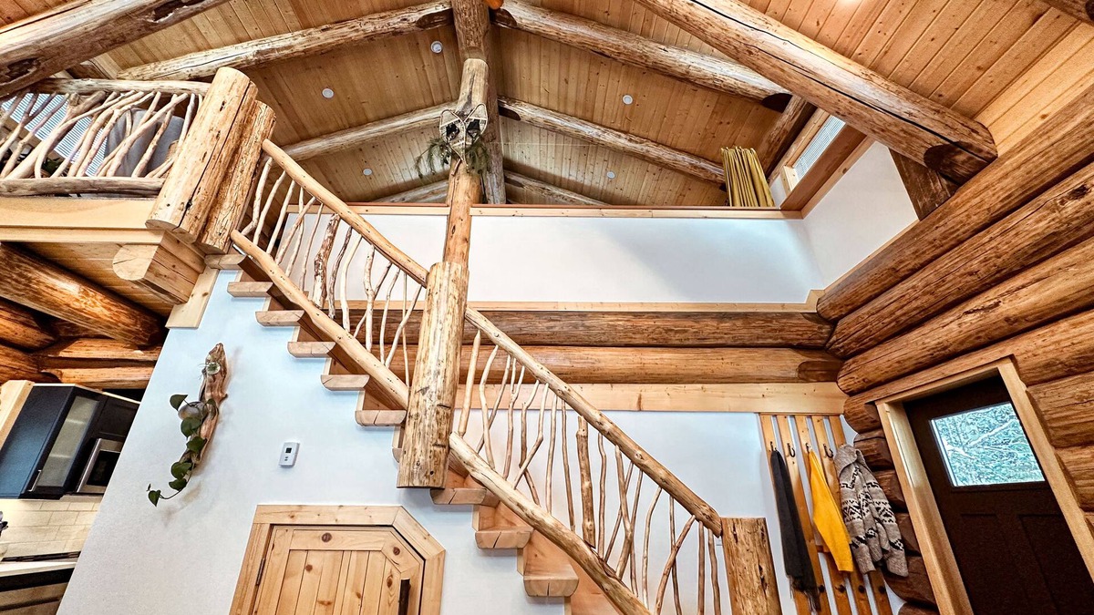 Kootenay Boundary Cabin | Peaceful Log Cabin – Quick Ride to Red Mt. Trails