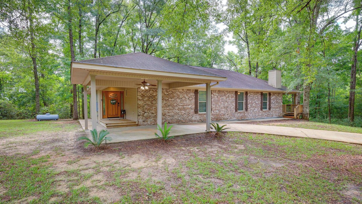 Lucedale House | Peaceful Lucedale Hideaway on Private Acerage!