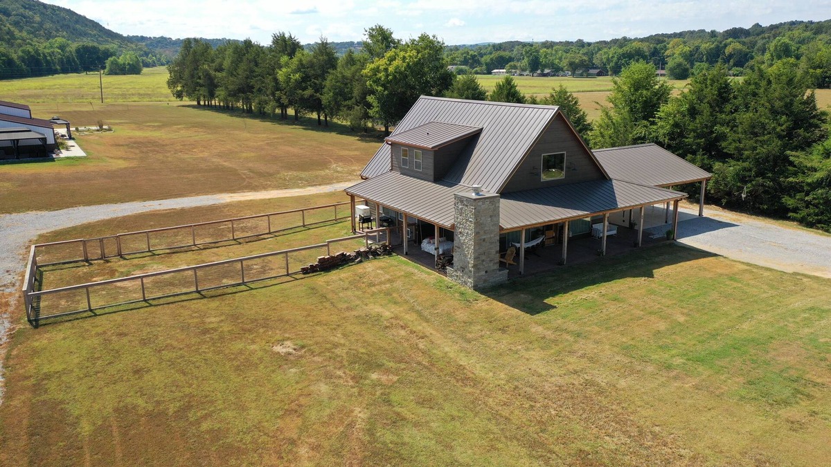 Cotter Cabin | Peaceful luxury cabin in charming Cotter, two miles from Wild Cat boat launch.