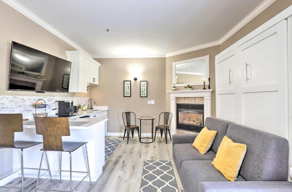 Midway Apartment | Peaceful Midway Studio with Mountain and Golf Views!