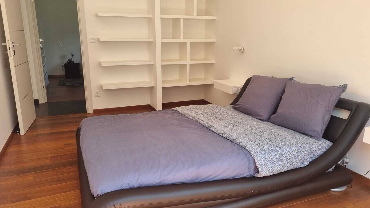 Rosporden House | Peaceful, modern wooden house 15 minutes from the beach