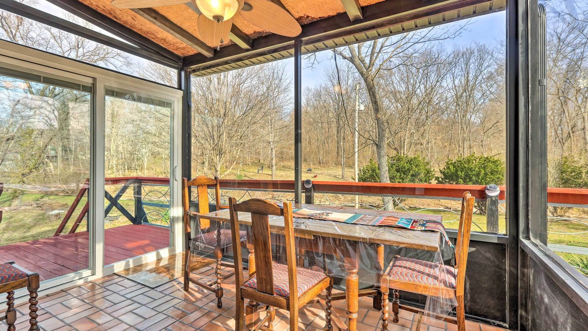 Mount Sterling Cottage | Peaceful Mt Sterling Cabin: Deck & Fire Pit!