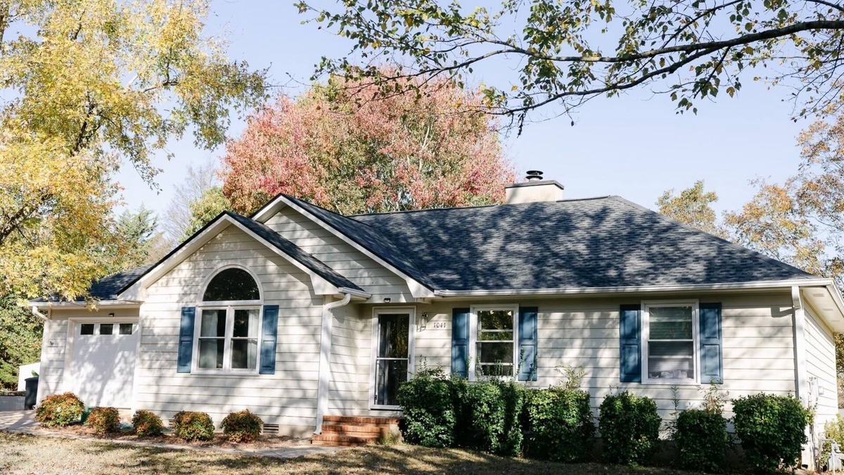Watkinsville House | Peaceful neighborhood retreat minutes from downtown watkinsville and wire park.