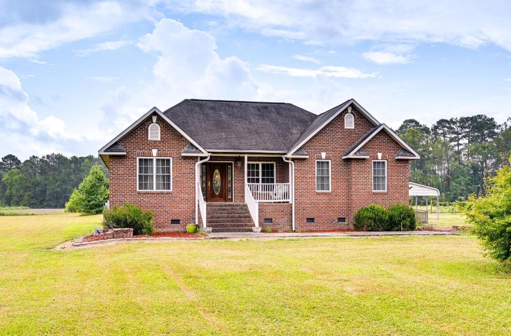 Ernul House | Peaceful North Carolina Getaway with Large Deck!