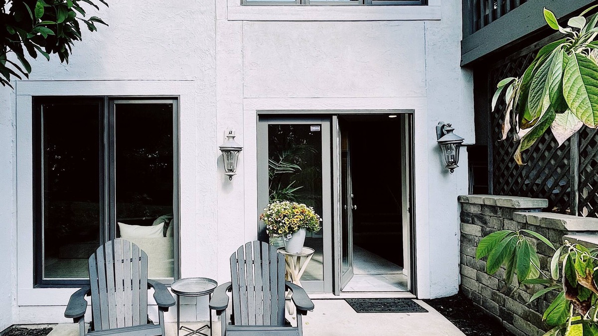 Overland Park Apartment | Peaceful Oasis in the burbs w/fireplace!