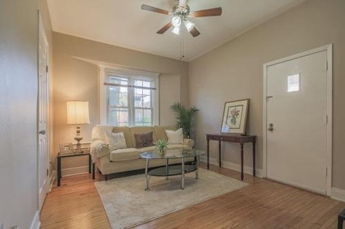 Forest Park Apartment | Peaceful One Bedroom Home near Chicago
