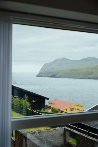 Leynar House | Peaceful Panoramic Retreat in Leynar