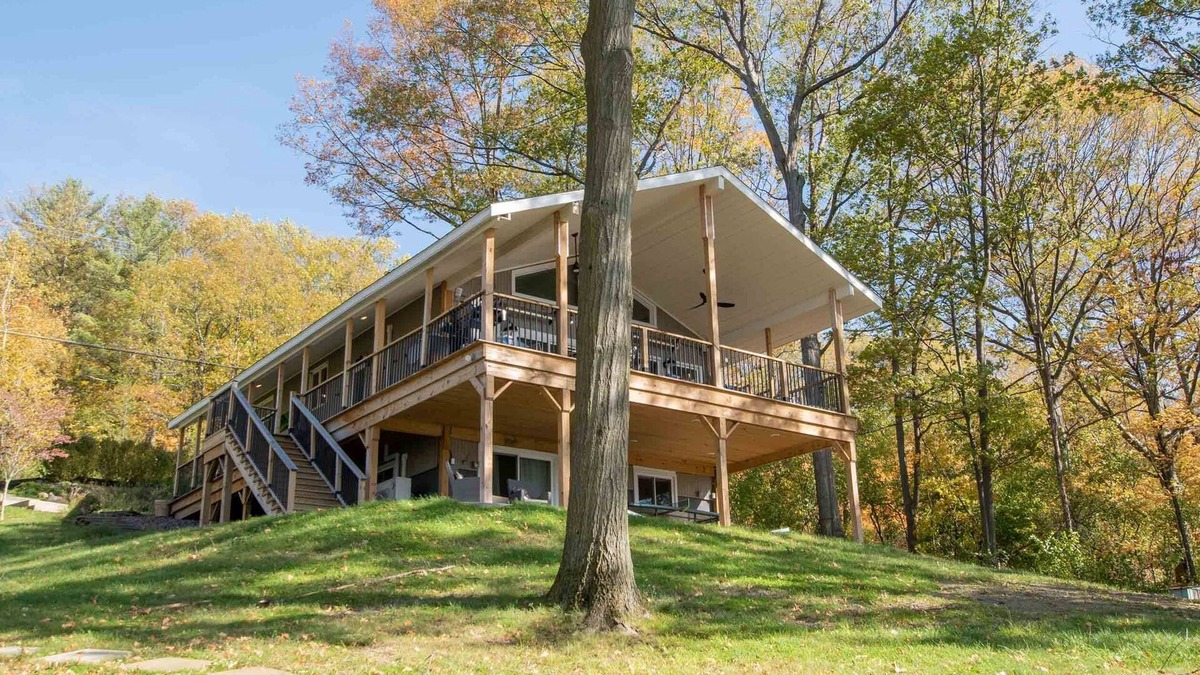 Lansing Cottage | Peaceful Paradise: "Gorgeous Cayuga Lake Views Near Ithaca!"