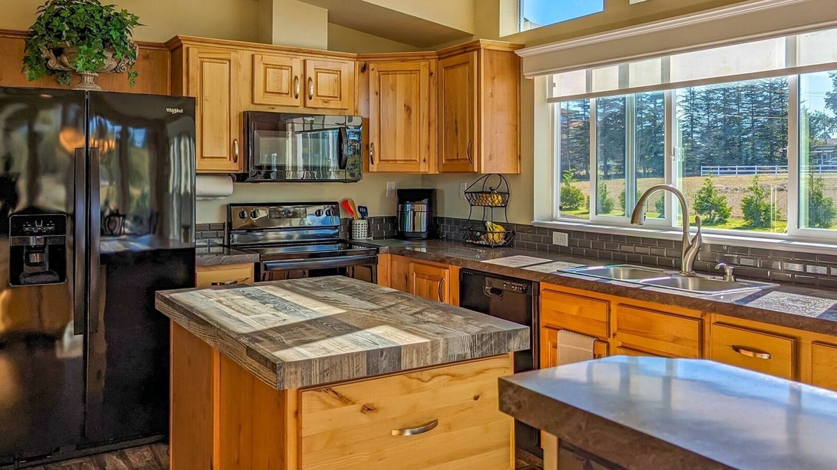 Sequim House | Peaceful Pastures: Peaceful, immaculate home near Dungeness Wildlife Refuge
