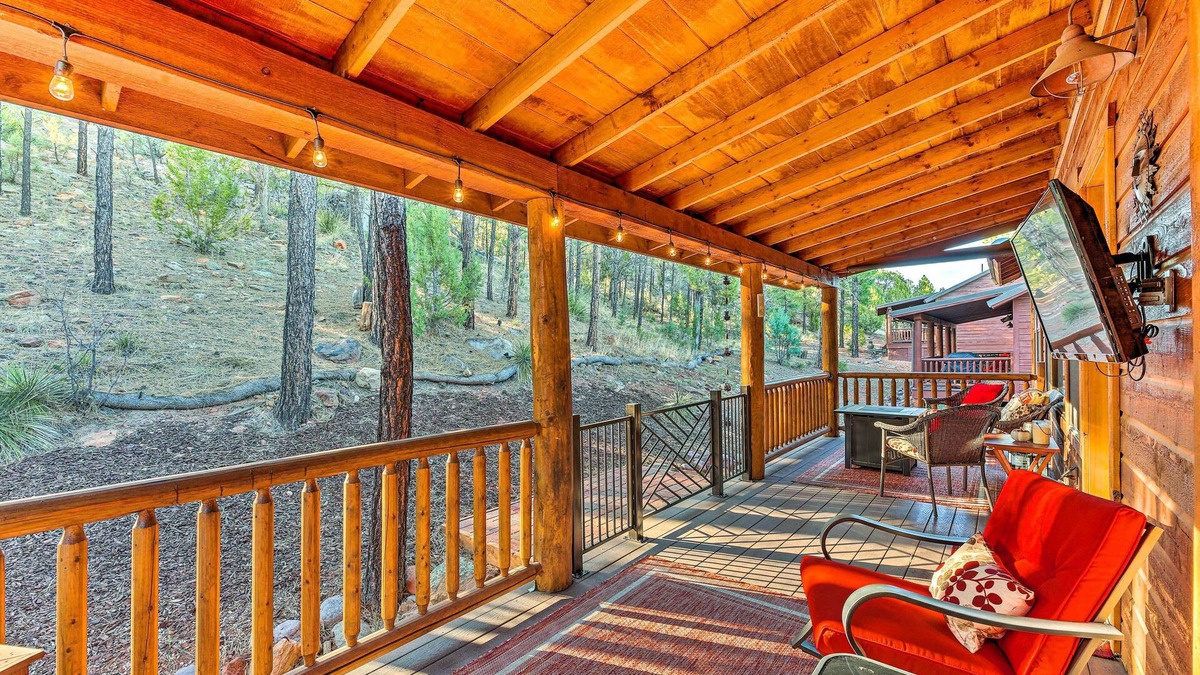 Show Low Cabin | ‘Peaceful Pines Cabin’ ~ 3 Mi to Fool Hollow Lake!