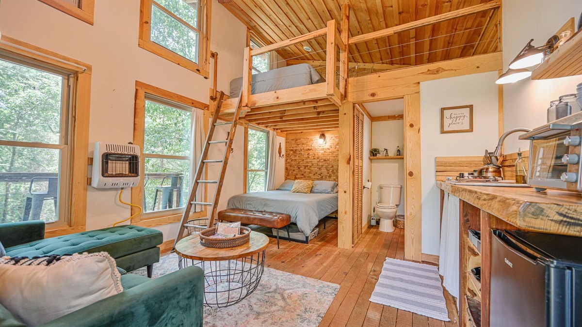 Boles Cabin | Peaceful Pines Treehouse
