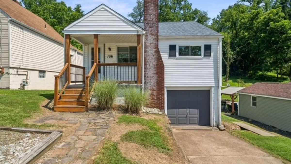 Plum House | Peaceful Plum PA Home