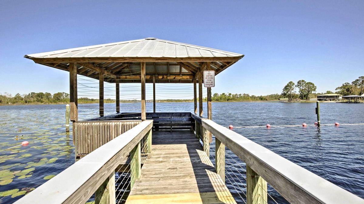 Pomona Park House | Peaceful Pomona Park Home: 1 Mi to Lake Broward!