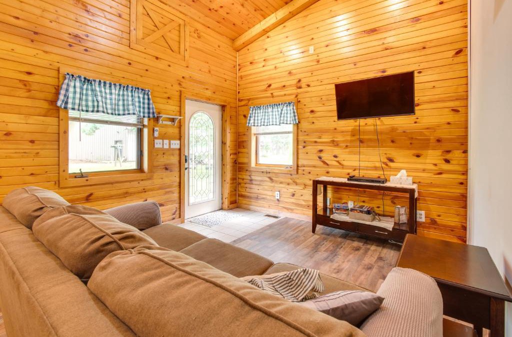 Graymont Apartment | Peaceful Pontiac Barndominium Near Local Museums