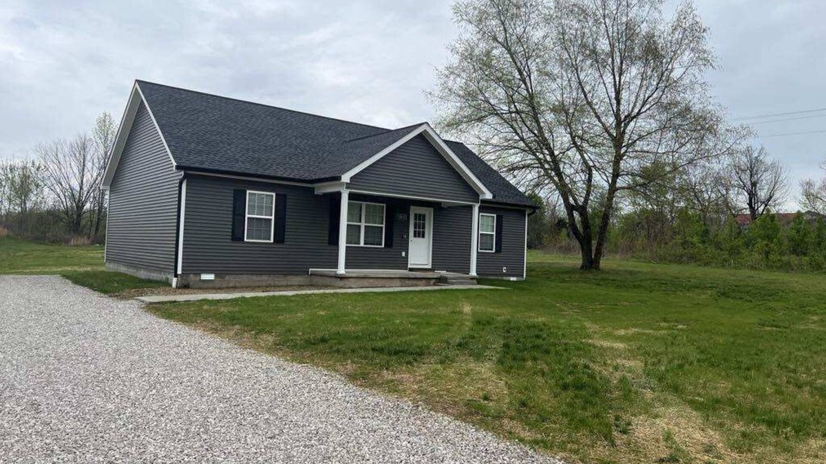 Cave City House | Peaceful private 3 bedroom & 2 bathroom new home near Mammoth Cave.