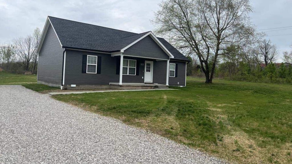 Cave City House | Peaceful private 3 bedroom & 2 bathroom new home near Mammoth Cave.