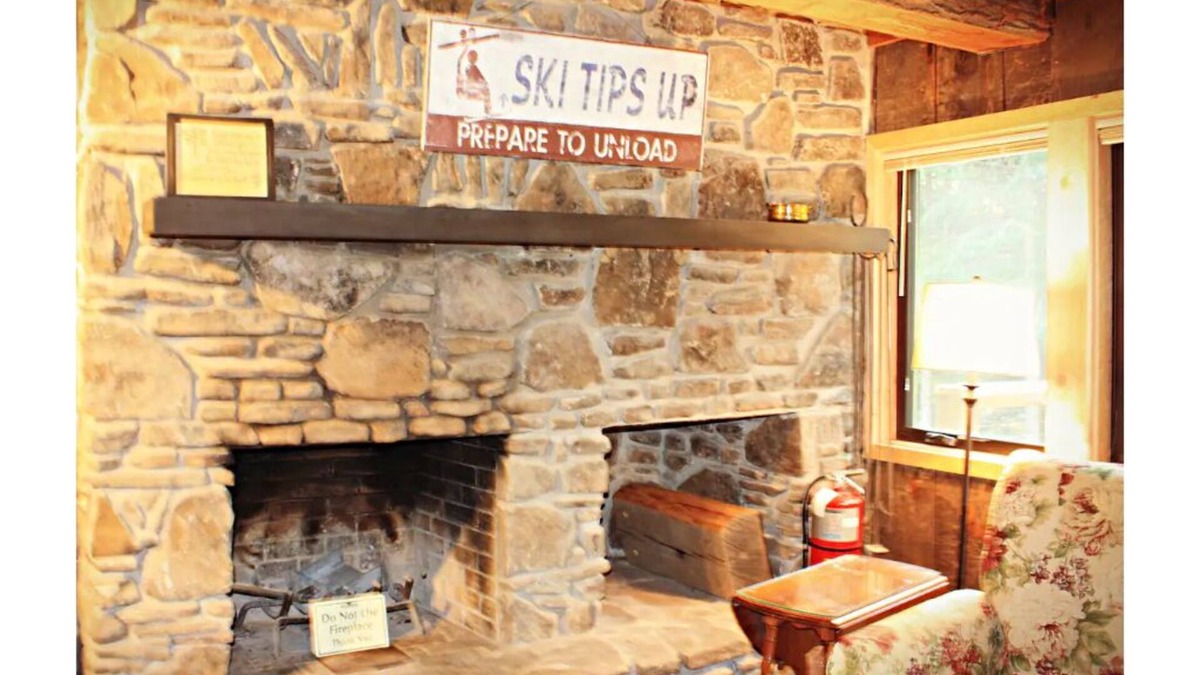 Champion Cabin | Peaceful private cabin for relaxing!