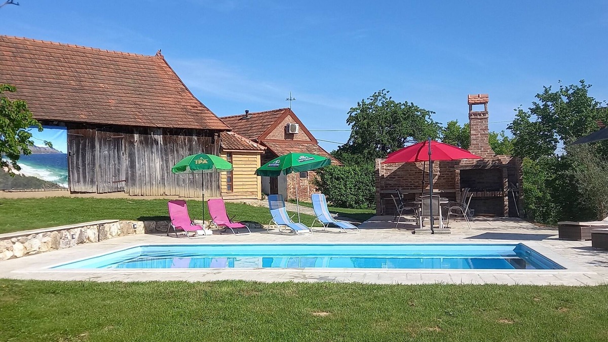 Vrbovec Other | peaceful,private,modernized farmhouse,courtyard, pool with vineyard valley views