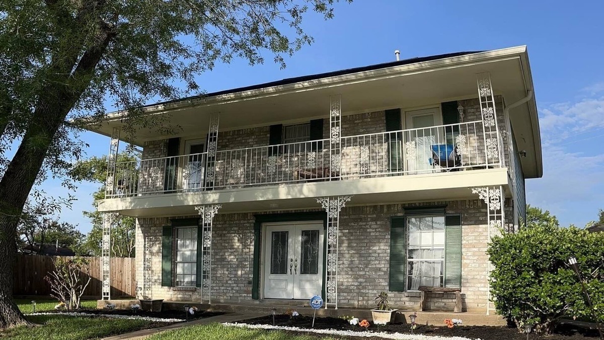 Clear Lake House | ***Peaceful Private Room A Get Away with WiFi and Free Parking***