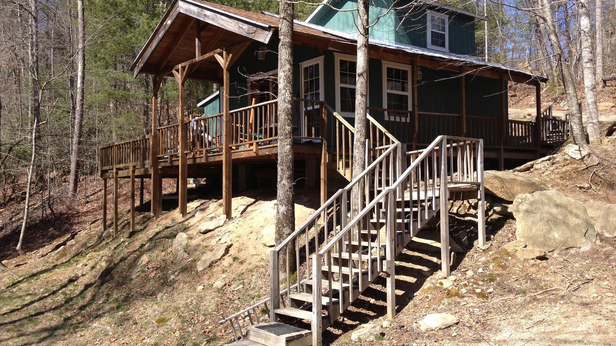 Hendersonville Cabin | Peaceful, private, perfect 3 acre oasis to unplug from it all or be close to all