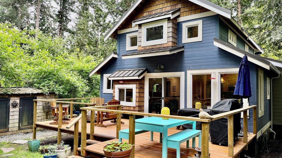 Point Roberts House | Peaceful Private Home/Duplex on Lily Point Trail