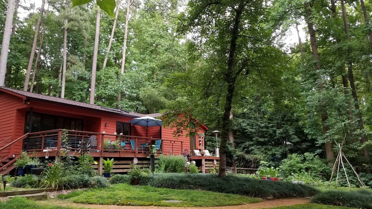 Chapel Hill House | Peaceful, Private Woodland Lot, 9 Minutes to UNC/Downtown Chapel Hill